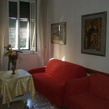 Cavour Self Check-in Livorno