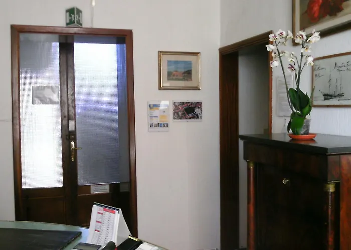Cavour Self Check-in Hotell